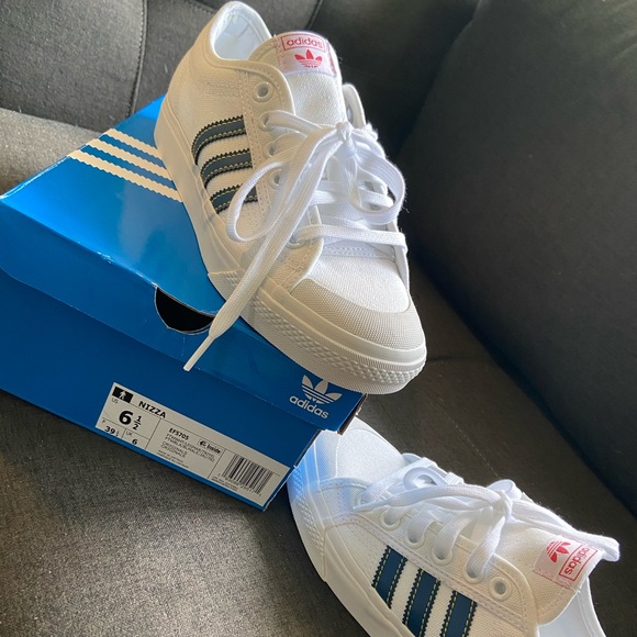 Adidas - Picture 3 of 5